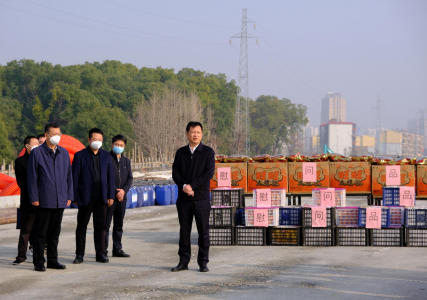 市委常委、副市長肖云走訪慰問丹霞路項(xiàng)目一線工人