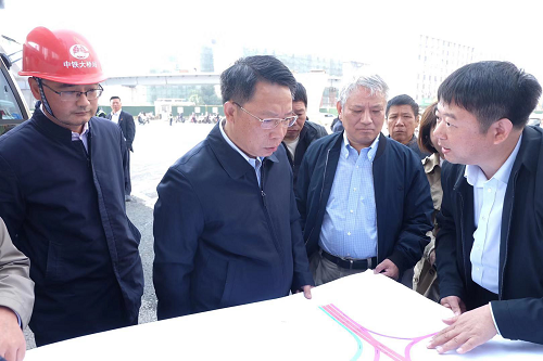 南昌市委副書記、市長劉建洋視察洪都大道快速化改造工程